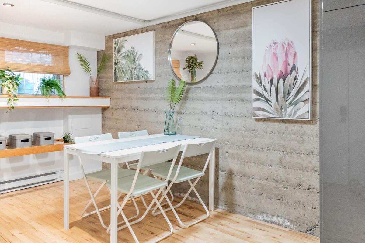 Magnificent 2Br Apartment Fully Equipped มอนทรีอัล ภายนอก รูปภาพ