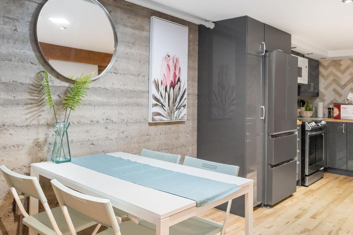 Magnificent 2Br Apartment Fully Equipped มอนทรีอัล ภายนอก รูปภาพ